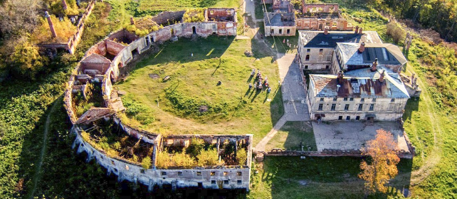 In Bogorodsky District there is Priklonsky-Rukavishnikov' estate